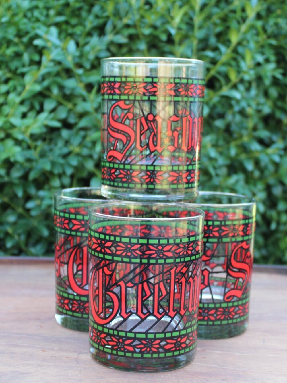 Vintage Season’s Greetings Holiday Glasses – 4pc